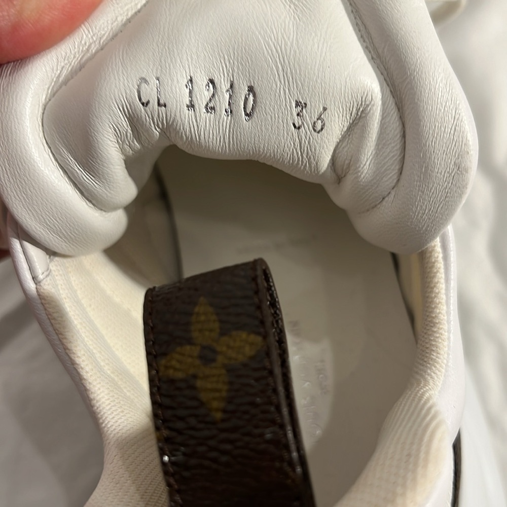 Louis Vuitton LV Archlight Sneaker like new size 36 white - Picture 6 of 8